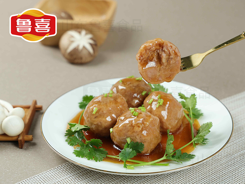 Braised Pork Meatball (Lion's Head)
